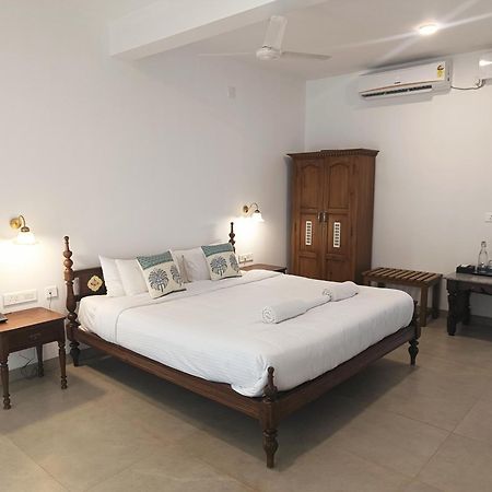 Palmgrove Lake Resort Alappuzha Екстер'єр фото