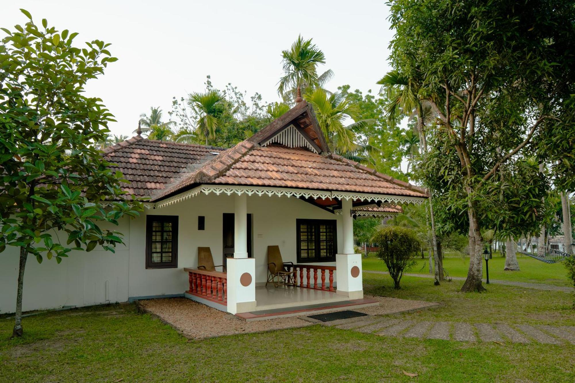 Palmgrove Lake Resort Alappuzha Екстер'єр фото