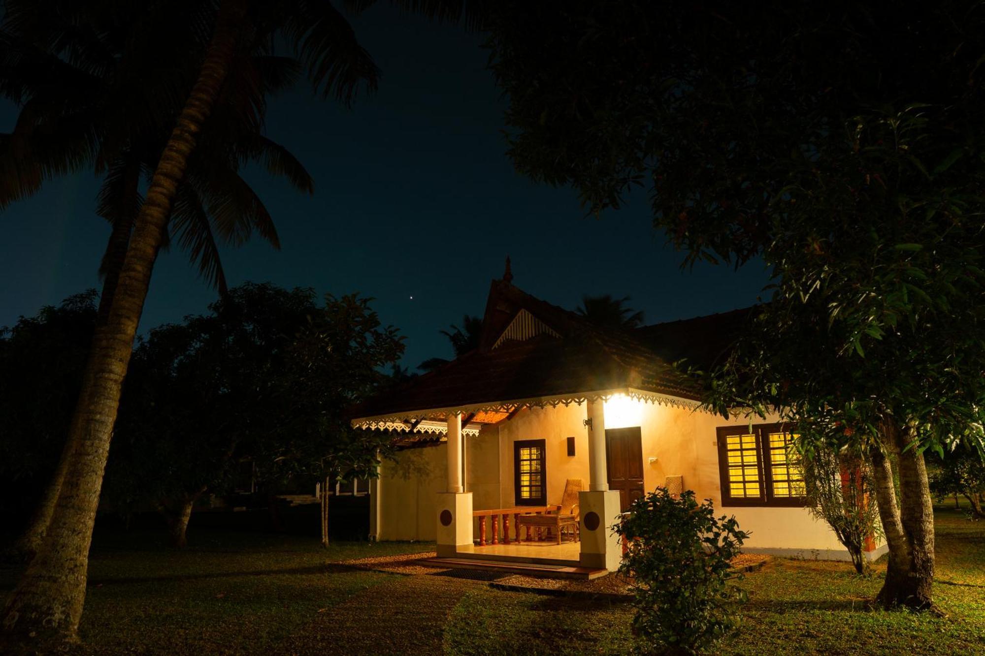 Palmgrove Lake Resort Alappuzha Екстер'єр фото