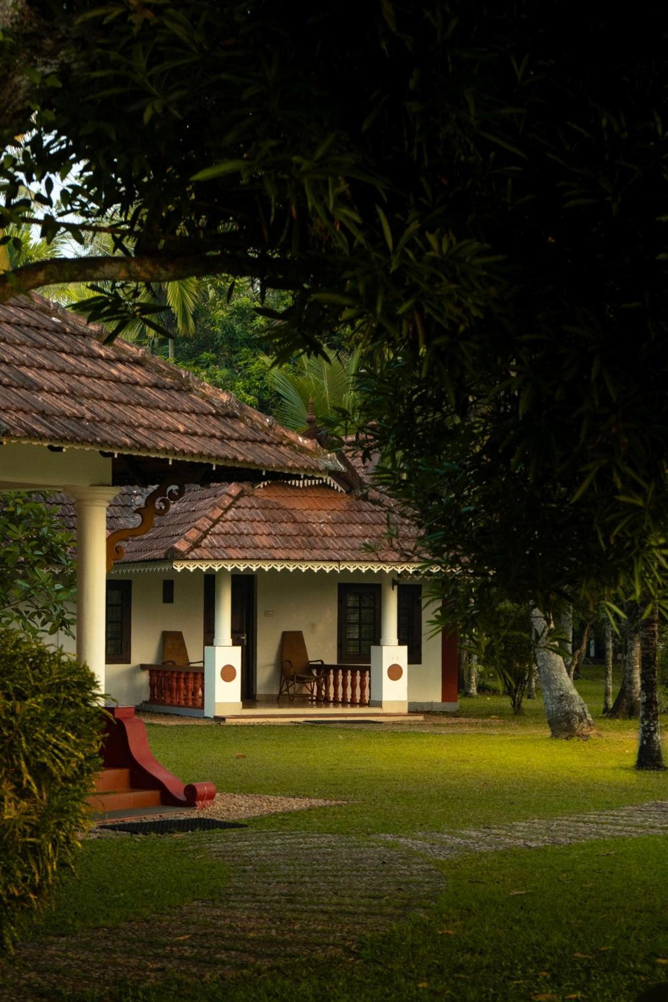 Palmgrove Lake Resort Alappuzha Екстер'єр фото