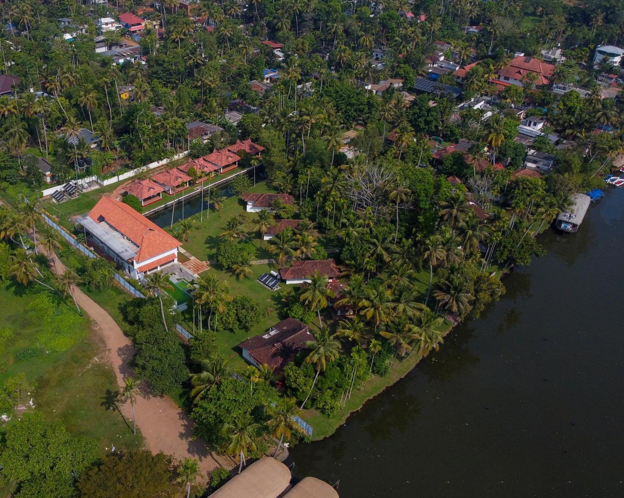 Palmgrove Lake Resort Alappuzha Екстер'єр фото