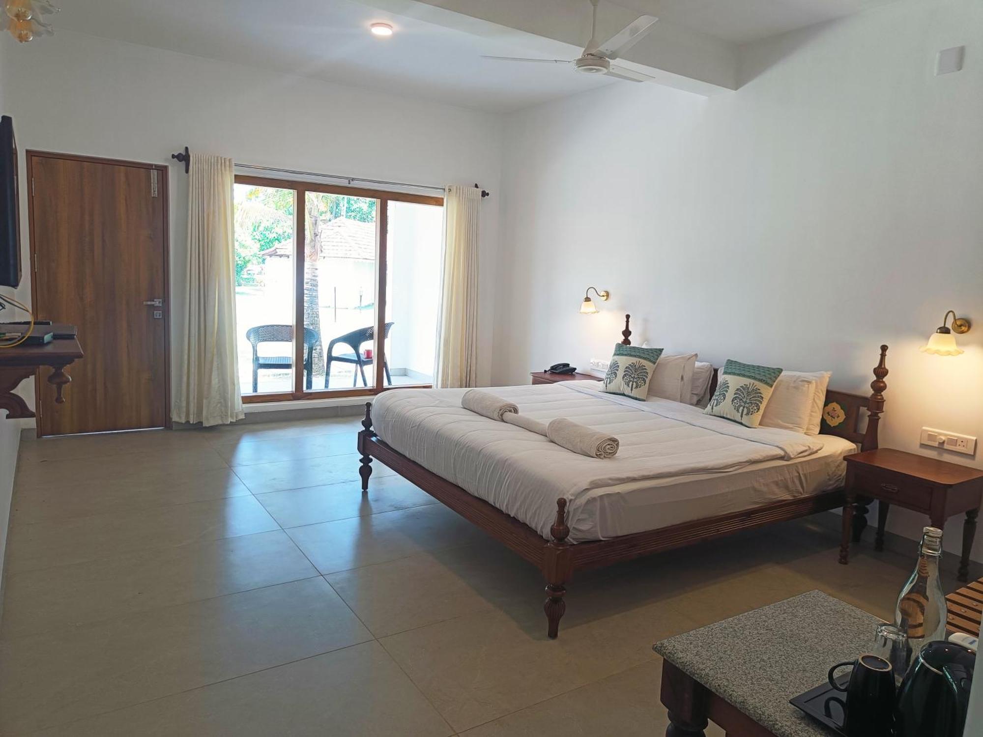 Palmgrove Lake Resort Alappuzha Екстер'єр фото